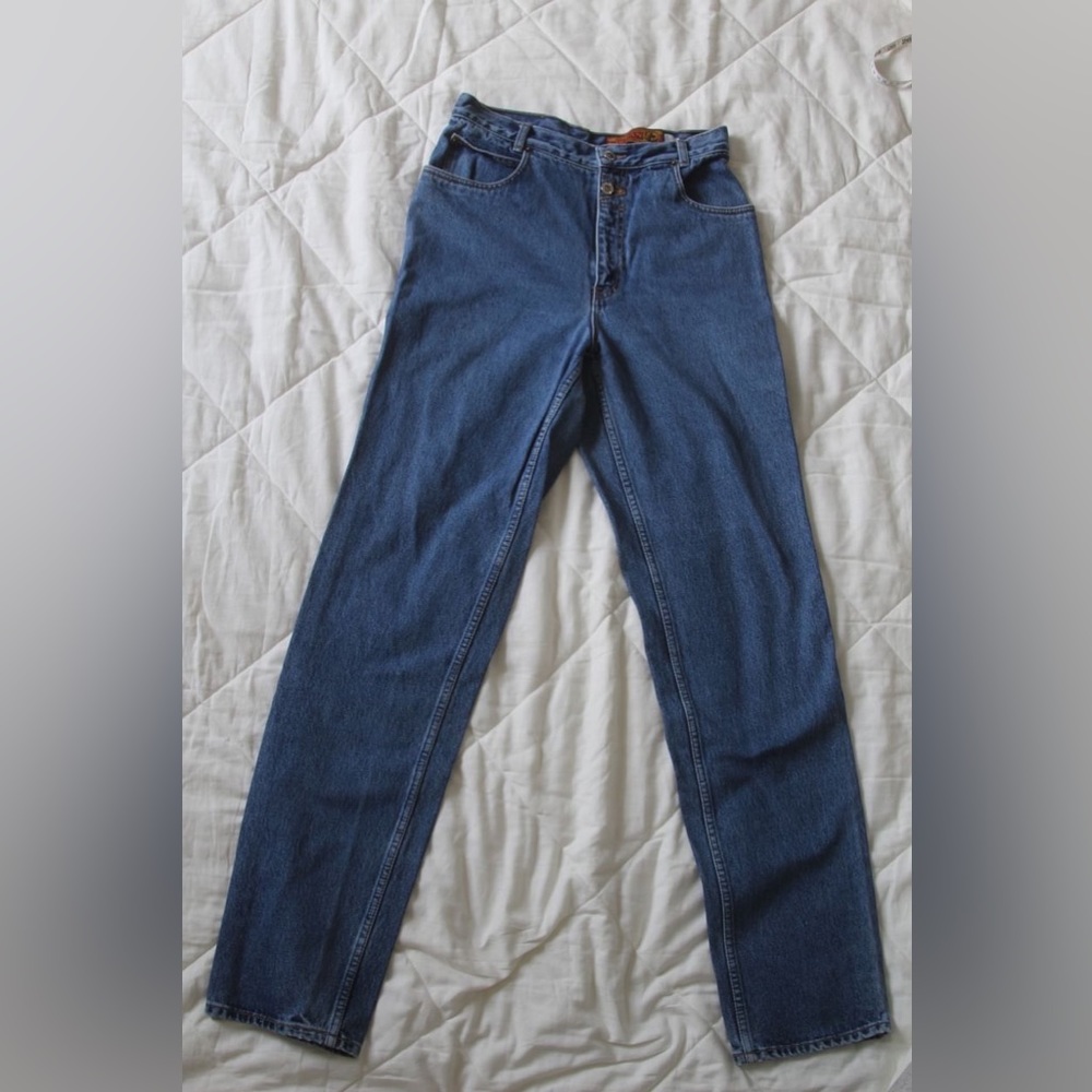 Western-Style High-Rise Women’s Jeans in Medium Blue - Picture 3 of 7